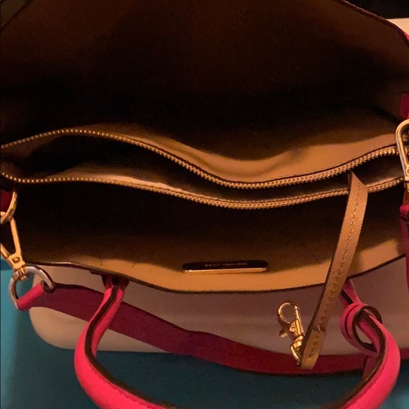 Satchel - Picture 2 of 7